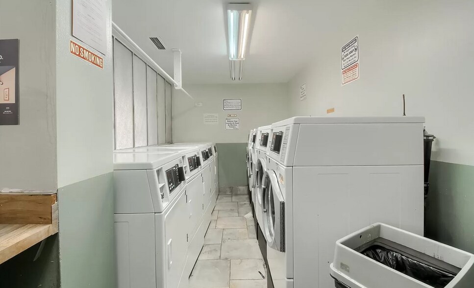 Shared laundry - 1121 Albion St