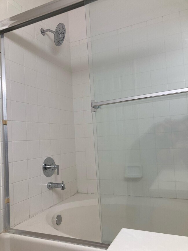 Building Photo - 130 Veracruz Dr