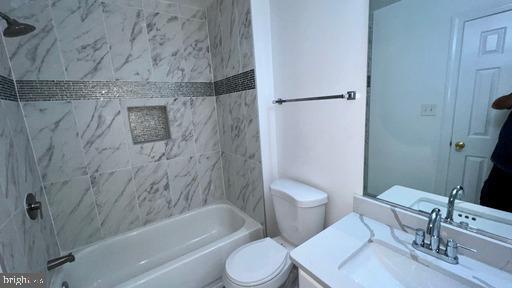 Building Photo - 6628 Byrns Pl