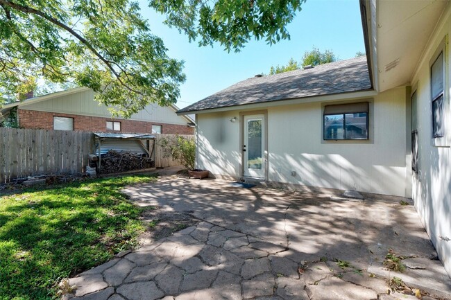 Building Photo - 2313 Oxford Blvd