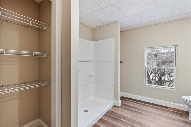 Building Photo - 392 S Main St