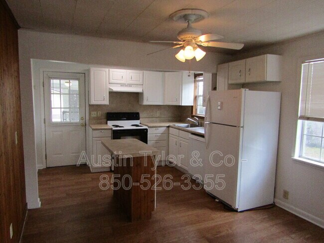 Building Photo - 2835 Baker Ave