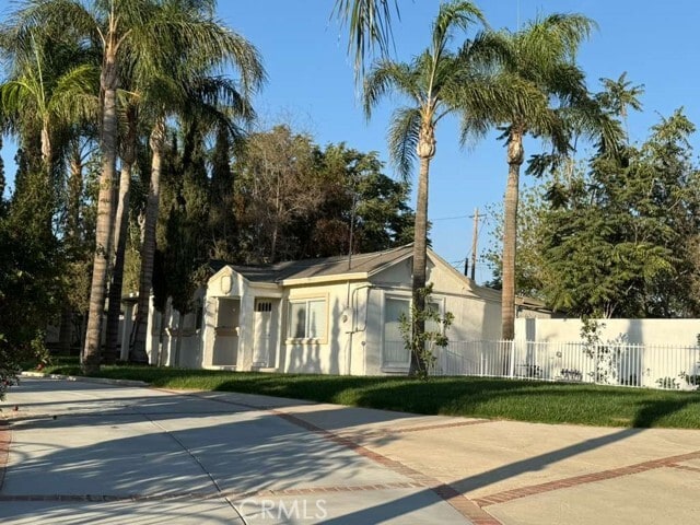 Building Photo - 6576 Lorena Ave