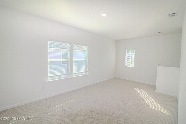 Building Photo - 483 Stargaze Ln