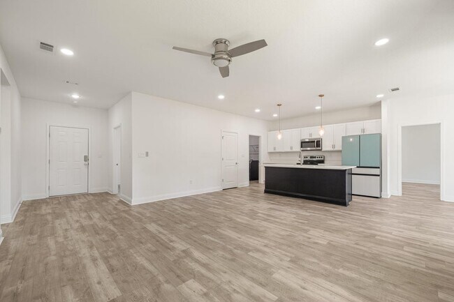 Building Photo - 4902 Kensington Ln