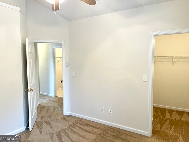 Building Photo - 490 Cherry Branch Ln