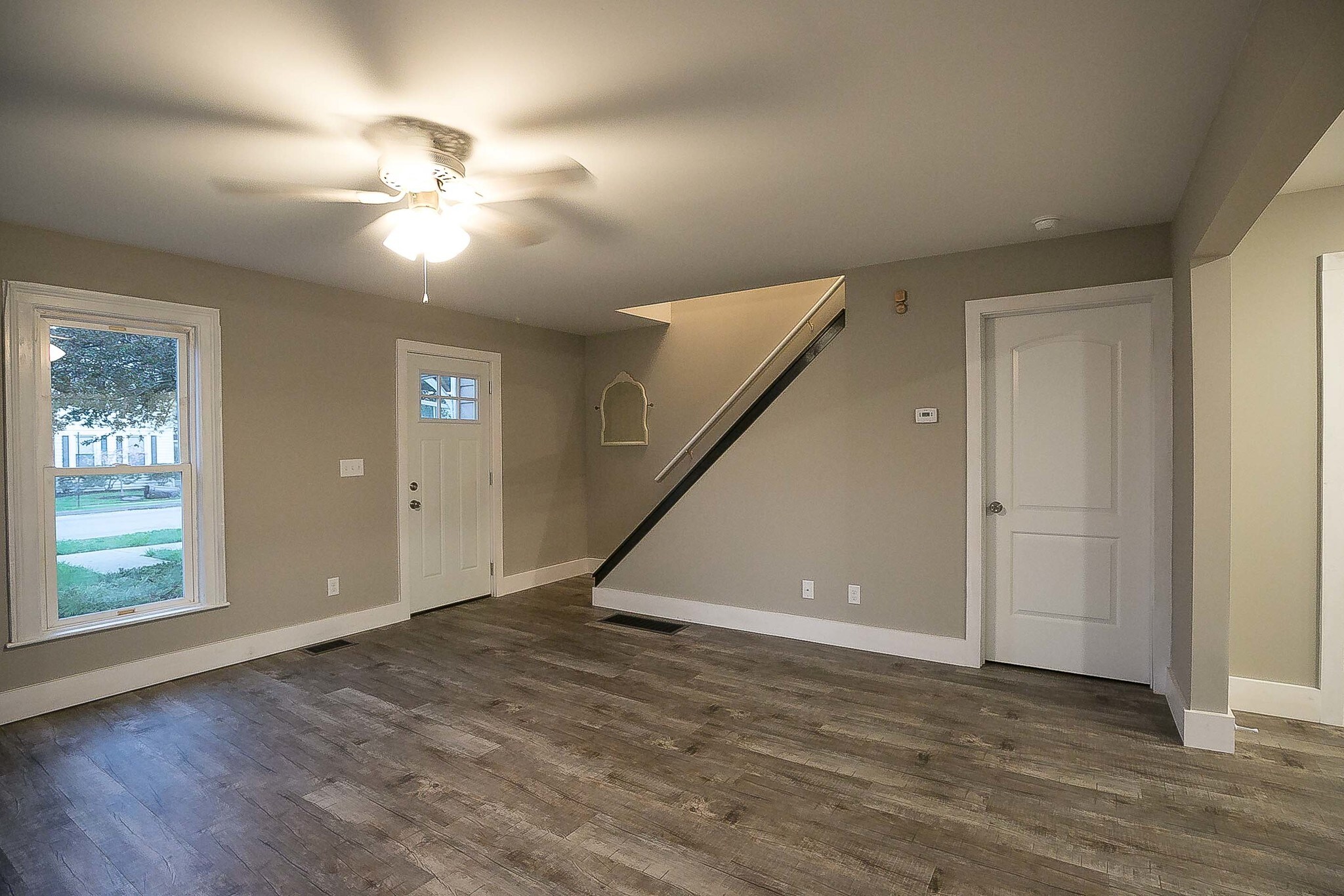 Building Photo - 122 Sayre St