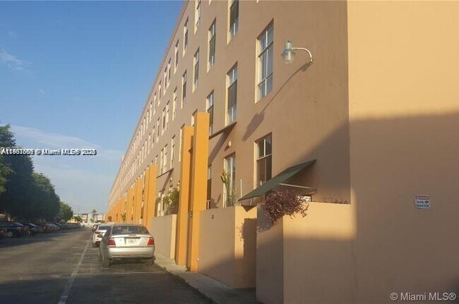 Building Photo - 7420 W 20th Ave