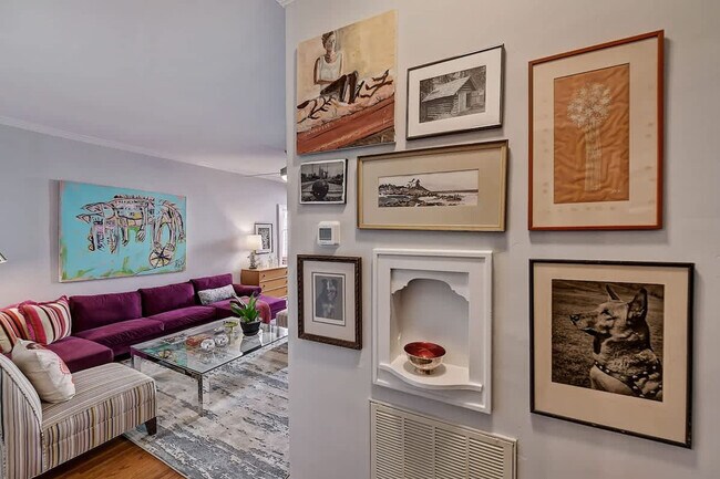 Building Photo - 518 Lamar Ave