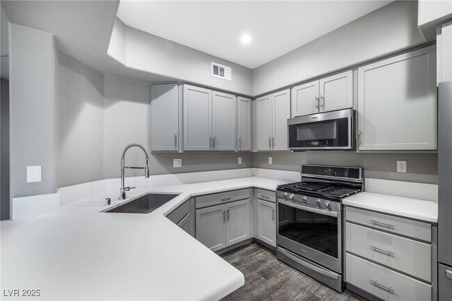 Building Photo - 11890 Tevare Ln