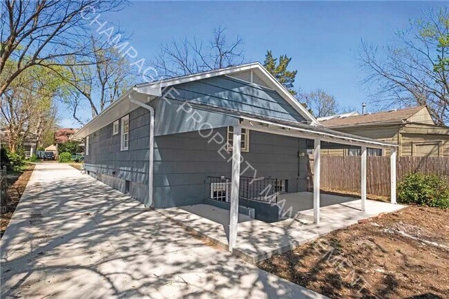 Building Photo - Modern Home in Waldo