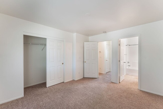 Building Photo - Cozy 3-Bedroom with Spacious Backyard!