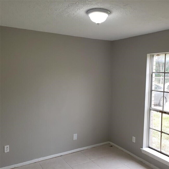 Building Photo - 12931 Southbridge Rd