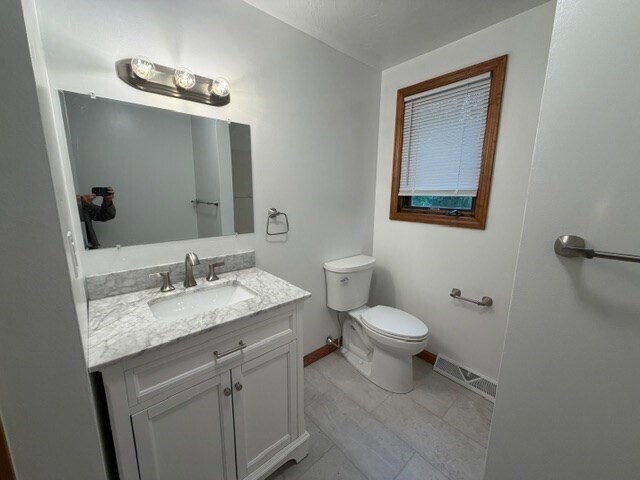 Building Photo - 206 Comfort St