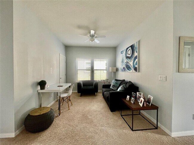 Building Photo - 14155 Lakeview Park Rd