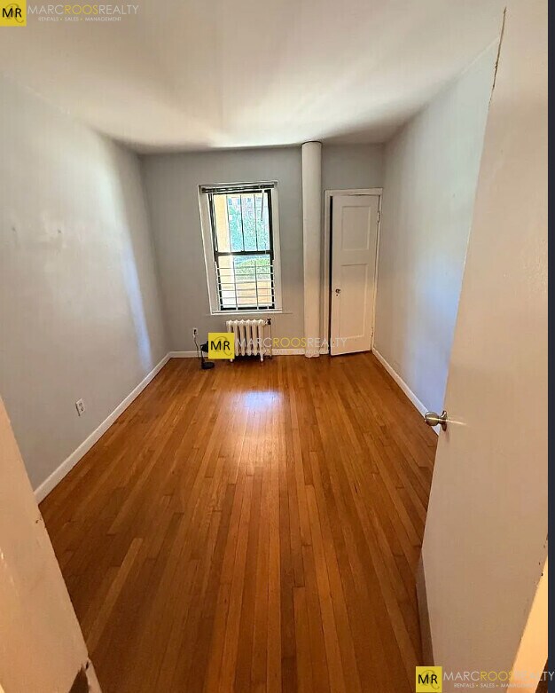 Building Photo - 460 Park Dr