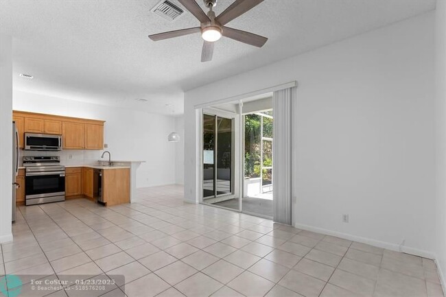 Building Photo - 4565 Purdue Dr