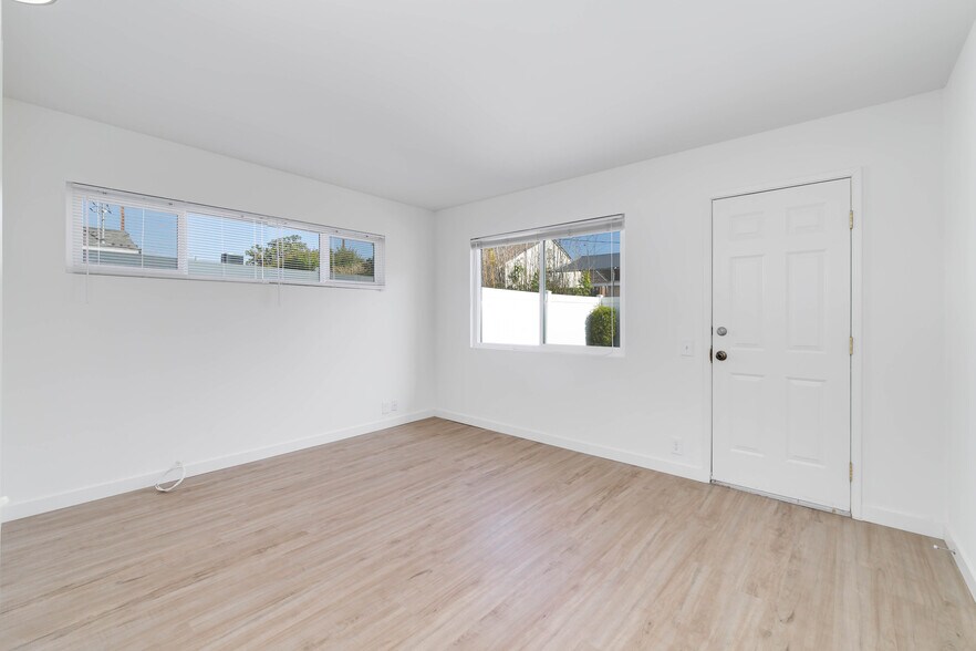 Building Photo - 1138 N Valley St