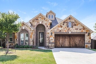 Building Photo - 1024 English Oak Dr