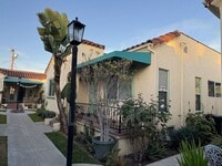 Building Photo - 2751 Pomeroy Ave