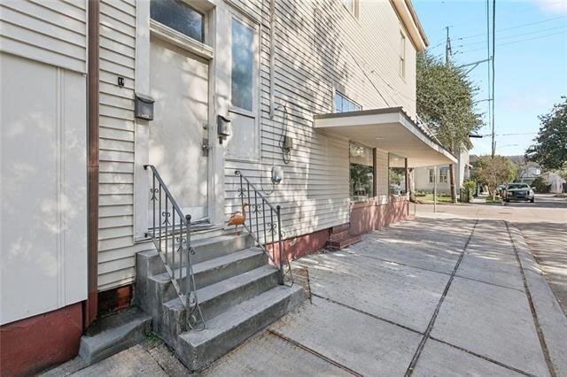 Building Photo - 5705 Prytania St