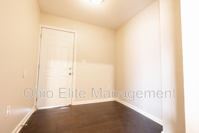 Building Photo - 349 E Welch Ave