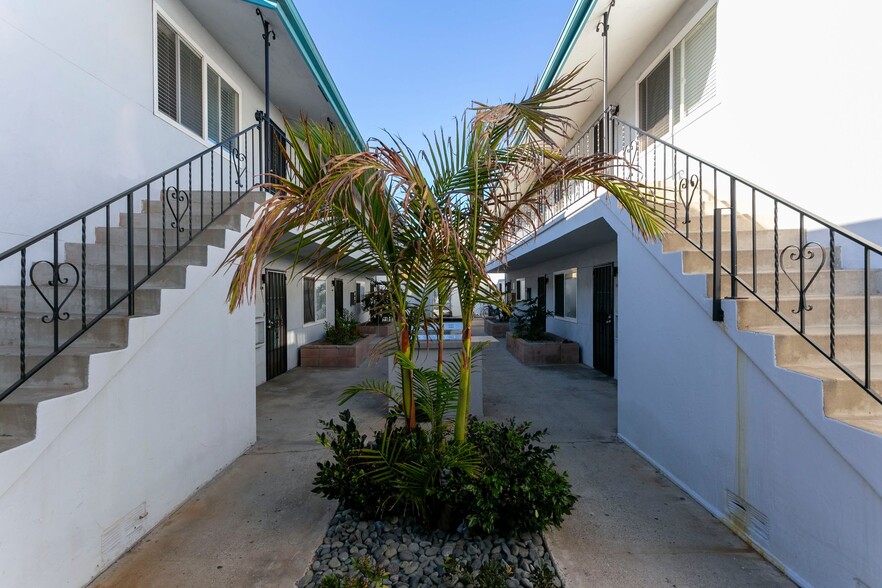 Primary Photo - Ocean Palms Apartments