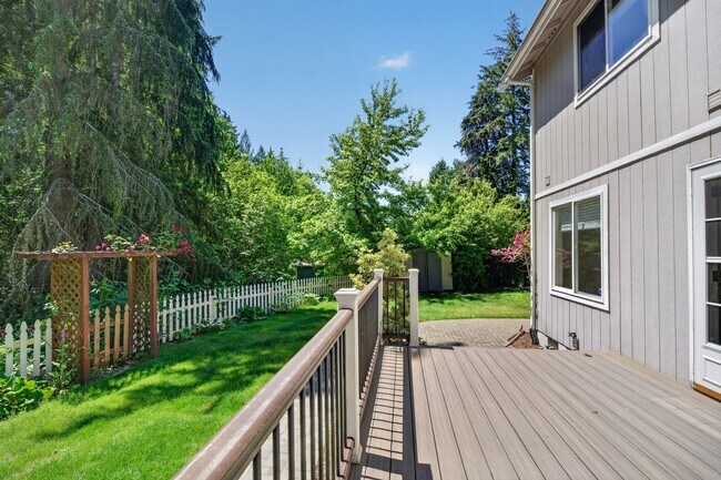 Building Photo - A Private Sanctuary with Perfect Proximity