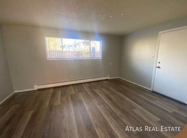 Building Photo - 2855 Montebello Dr W