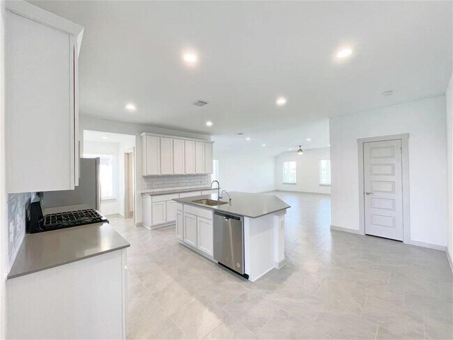 Building Photo - 28935 Yulee Mill Dr