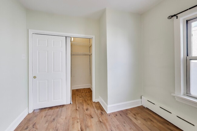 Building Photo - 620 Elgin Ave