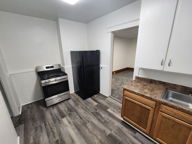 Building Photo - 825chest