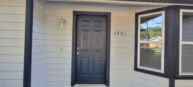 Building Photo - 3 Bedroom/2 Bath Home in Cherry Tree