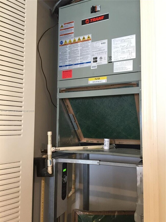 Building Photo - 3410 Coral Wy