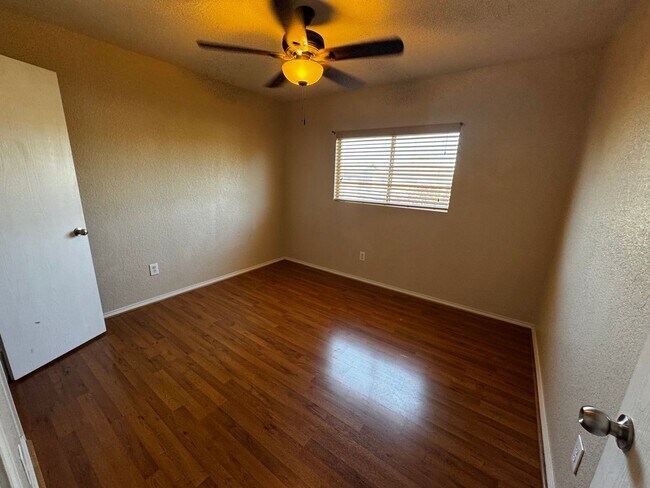 Building Photo - 9303 Pacific Maple
