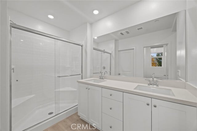 Building Photo - 980 N Tangent Privado