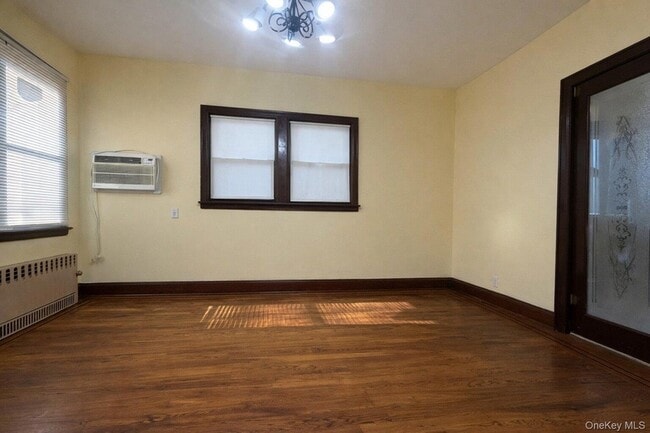 Building Photo - 47-05 Utopia Pkwy