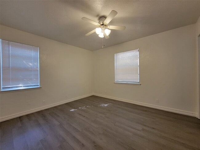 Building Photo - 3824 Modlin St