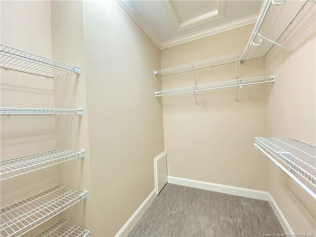 Building Photo - 411 Gallery Dr