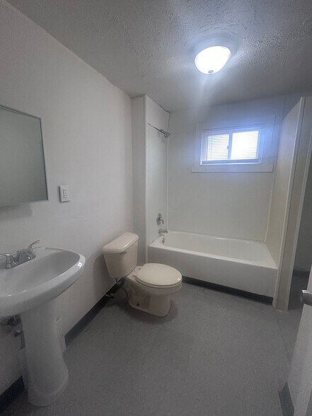 Building Photo - 2163 E 84th St