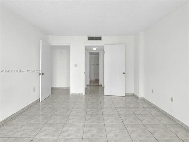 Building Photo - 600 NE 36th St