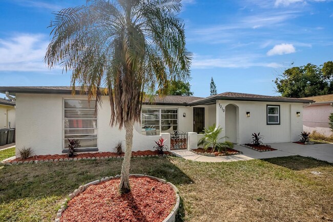 Building Photo - 7210 Parrot Dr