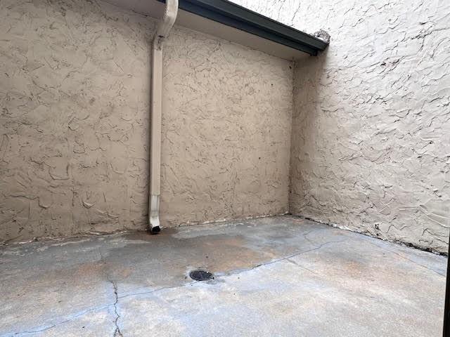 Building Photo - 3808 Landmark Dr