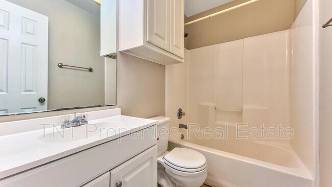 Building Photo - 9834 Risky's Ranch Dr