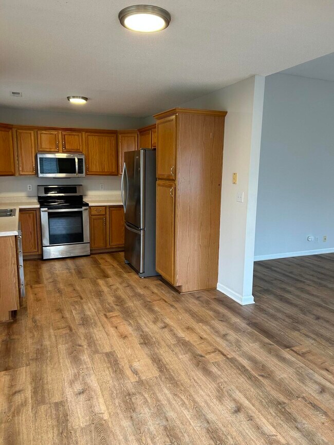 Building Photo - 1201 Squirewood Way