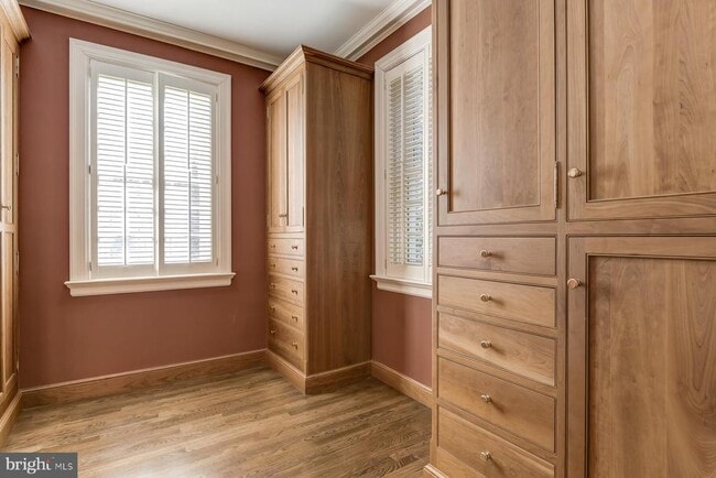 Building Photo - 2425 California St NW