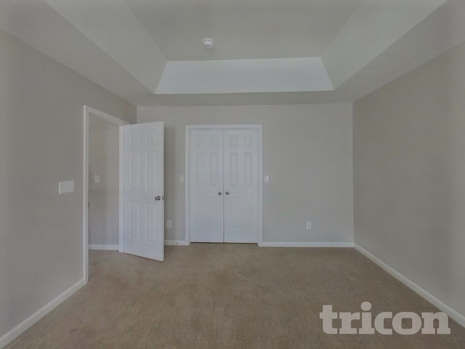 Building Photo - 1002 Hollingdale Ct