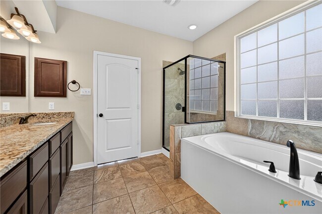 Building Photo - 7905 Northgate Lp