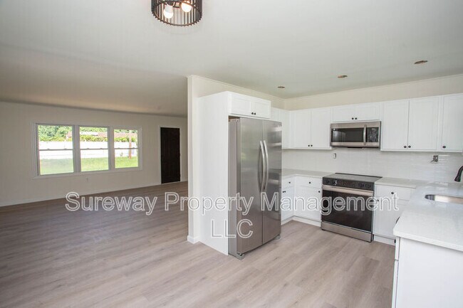 Building Photo - 73 Somerset Dr