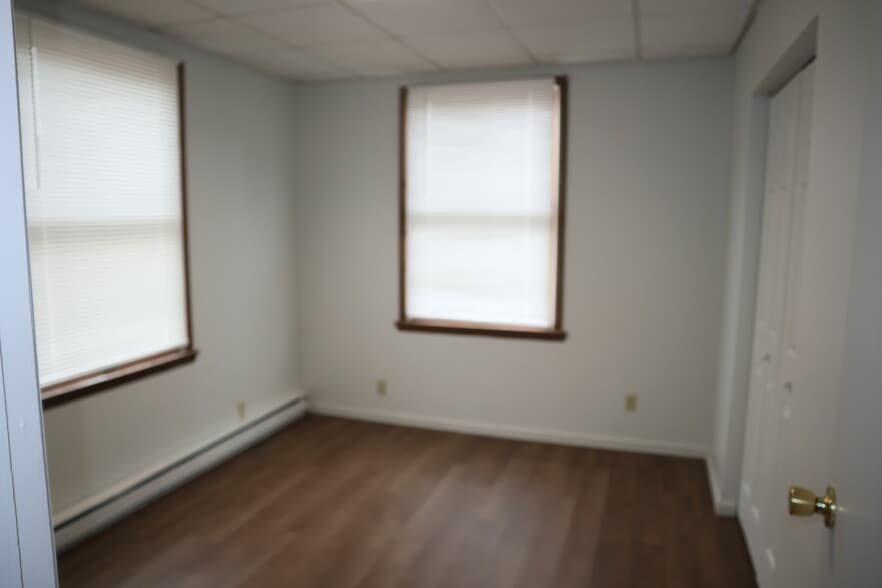 Building Photo - 602 2nd St